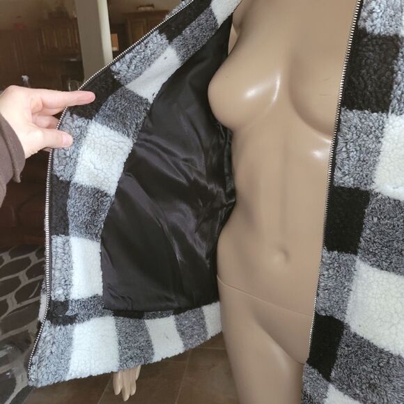 New Steve Madden Black & White Buffalo Plaid Fleece Zip-Up Women's Jacket - Picture 9 of 12